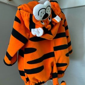 3-6 month Carter’s Tiger Halloween costume. Worn once last year.